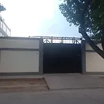 Apartamentos Willy - En Zona Residencial Con Estacionamiento