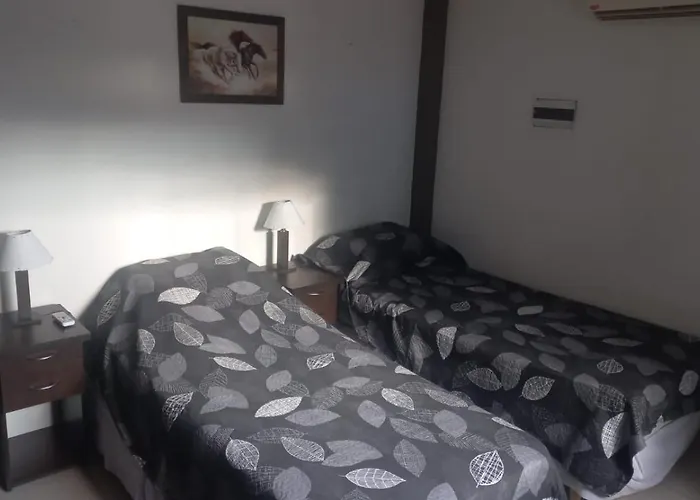 Apartamentos Willy - En Zona Residencial Con Estacionamiento